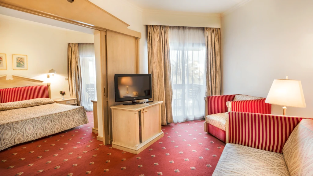 الفندق بيراميزا إيزيس الأقصر - الأقصر